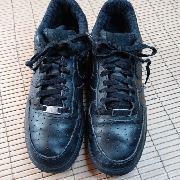 Nike Air Force 1 Low. Leather. Triple Black men\'s sz 10.5  (315122-001). 68pm